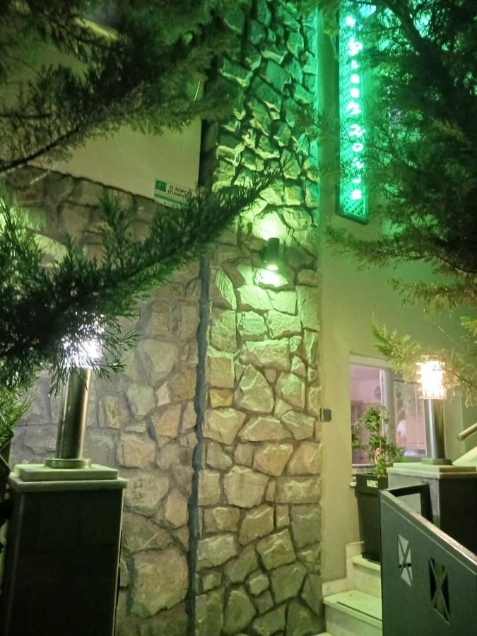 Green House เนอาเปรามอส ภายนอก รูปภาพ